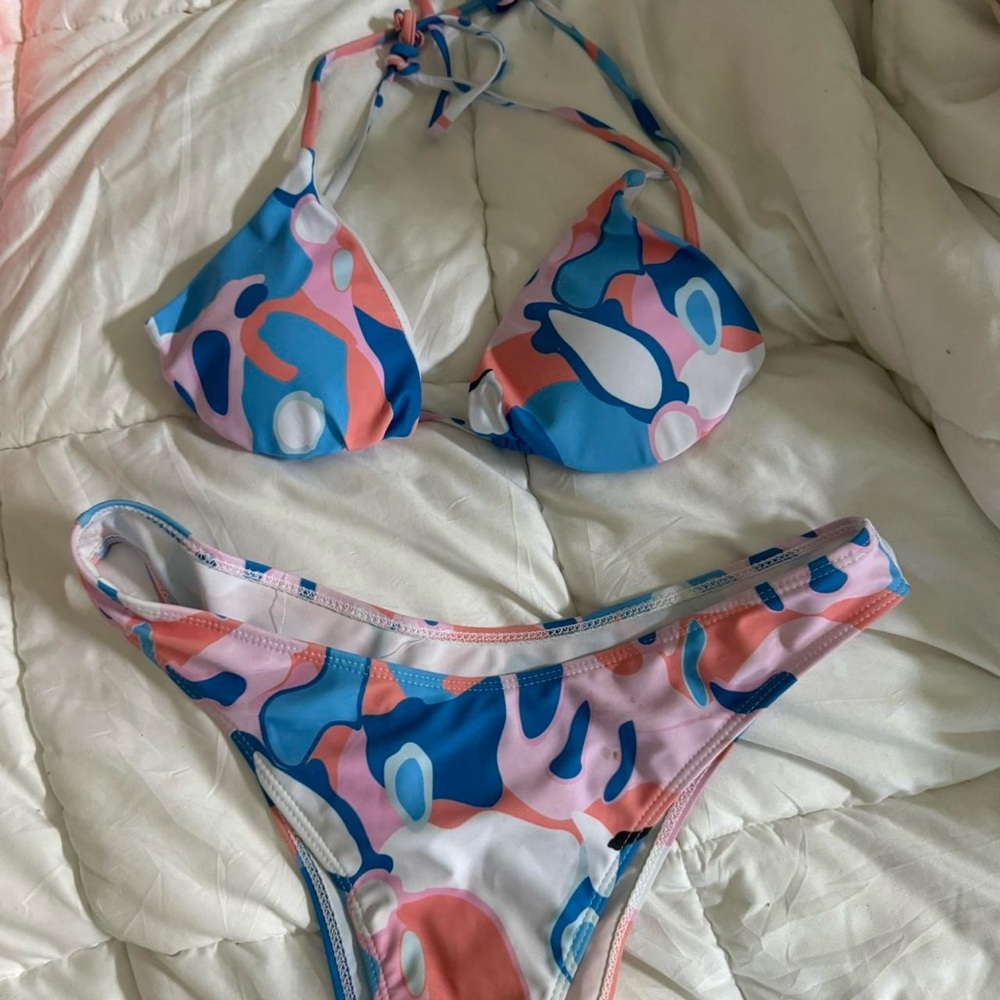 Bikini patterned set